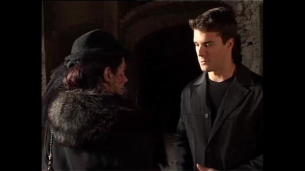 Sexy trauernde Witwe wird von dir hart gefickt.