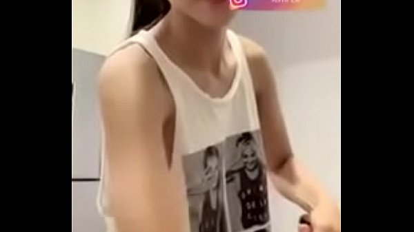 Pretty girls uplive let loose in the kitchen 18