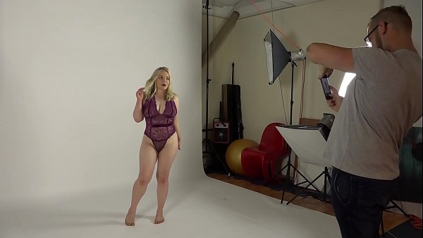 La sesión de fotos de Jade Samantha salió mal atada y amordazada