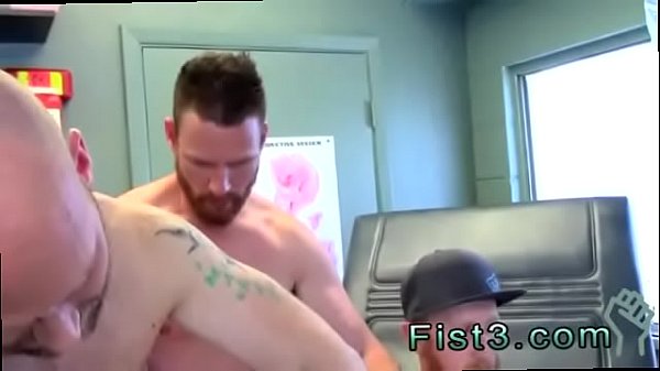 Ragazzi a malapena gey gay Prima iniezione salina per Caleb