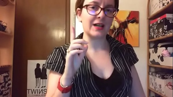 Je suis ton patron au bureau et je te domine comme si tu étais un pauvre salaud