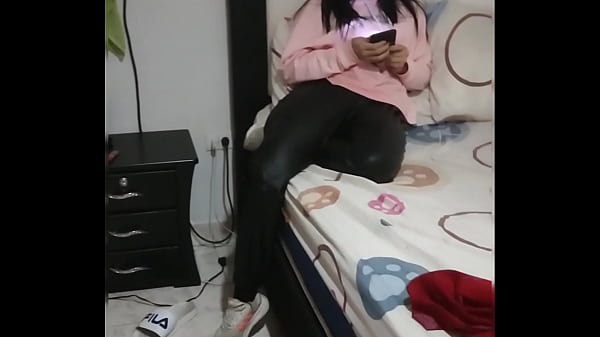 Siempre le digo A Tu Novia Que Si Se Quiere Quedar Debe Darme Buen Servicio...