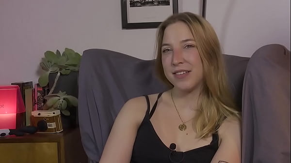 Von Bayern nach Berlin: Zoe tobt sexuell