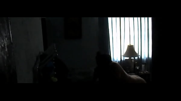 Meine Cousine fickt mich zu Hause mit ihren Eltern