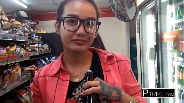 Teen asian_woman shows off Video