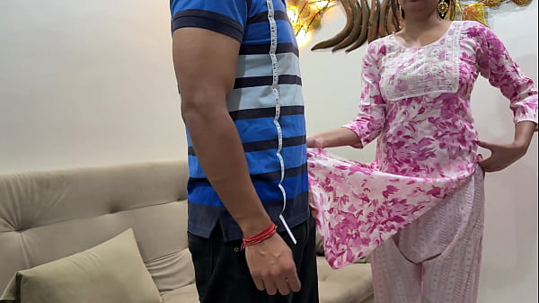 Sesso indiano caldo Bhabhi con il maestro sarto (audio hindi)