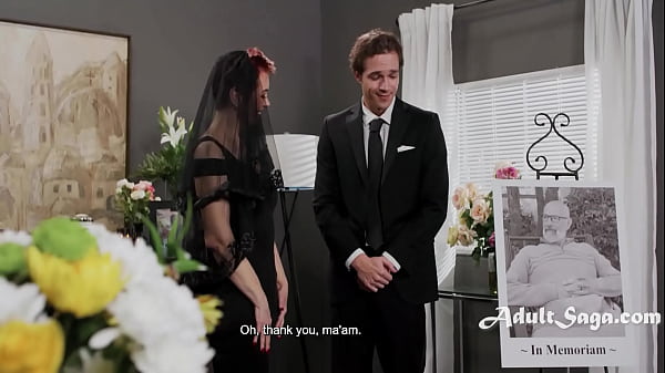 La vedova GILF scopa il giovane organizzatore al funerale di suo marito - Jayden Marcos, Ruby Lynne