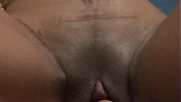 Schönes interrassisches Teenie-Mädchen