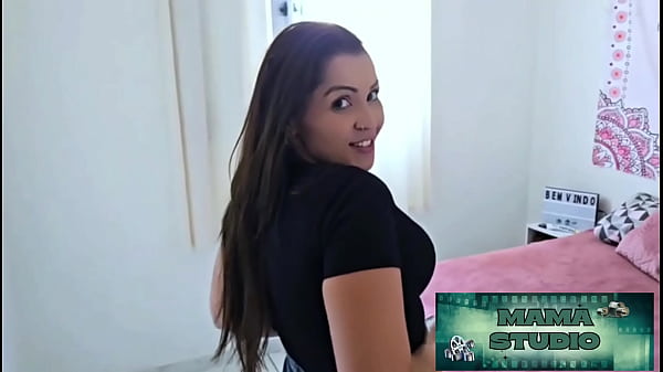 Mama Studio in Sposata, nascosta e dedita al sesso. Nel bel mezzo del lavoro ha deciso di scopare quella puttana e registrare il momento: Free_tis