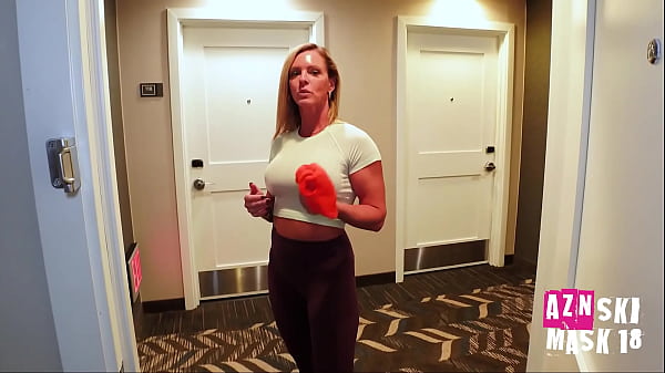 COLLABORAZIONE A SORPRESA A EXXXOTICA NJ ~ Sweet Vickie AMWF ~ AZNSKIMASK18