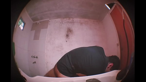 Masturbation in the Bathroom - Camera looking up - Argentine Porn - Big Penis - finished as if it ended on your face - Recorded with a fisheye lens