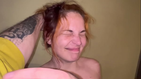 Visage, cul, seins giflant POV