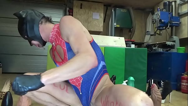 Extremeslut66 plays with her asshole