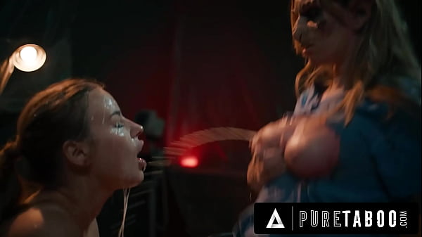 PURE TABOO La demone a 3 seni Ashley Lane allatta l'infermiera Anna Claire Clouds! PORNO HORROR CREEPY A 3 VIE