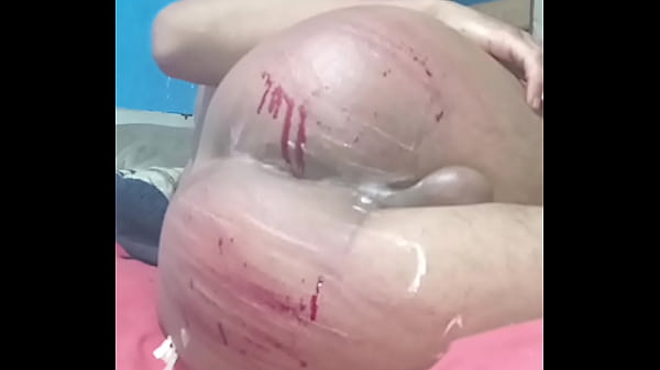 ताज़ा-ताजा शेव किया, मैं गर्म हो गया, मैंने खुद को खुजाया और कुछ सुंदर निकला जिससे मैं भी डर गया और मैं खुशी से लगभग रो पड़ा