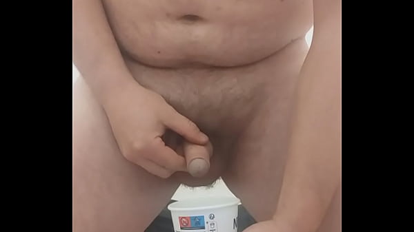 VID 440 Selbstbefriedigung, Sperma trinken und Pissen (8min)