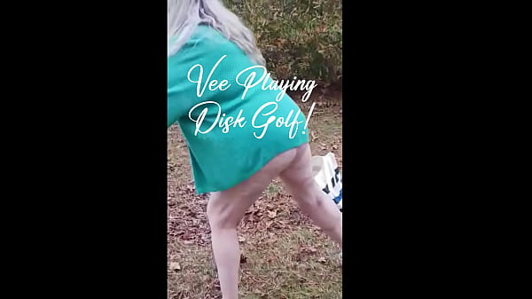 Momma Vee Plays Disc Golf With Her Ass Hangin'_ Out!