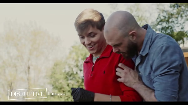 Verwöhnter Schnuckel verführt älteren Handwerker – Jack Bailey, Cliff Jensen – DisruptiveFilms