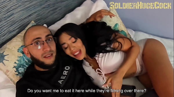 Diversi creatori di contenuti hanno condiviso un appartamento e io ho dovuto condividere una stanza con la bellissima LatinBeauty e che cazzo abbiamo colpito!