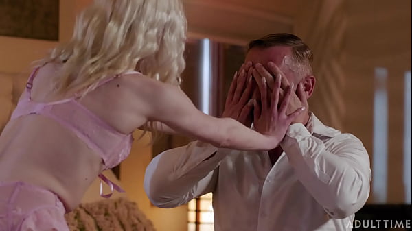 Increíble sensual adolescente realiza